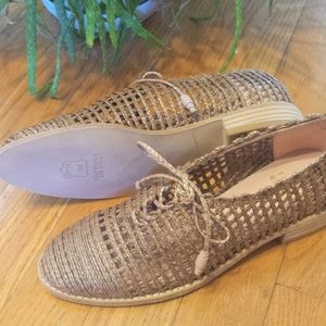 Stuart Weitzman Jazzy Girl Woven Raffia Flats